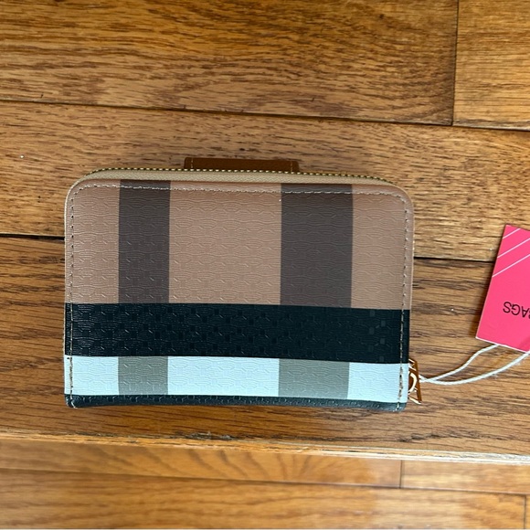 Elegant Brown and Black Women's Card Holder - Picture 2 of 6